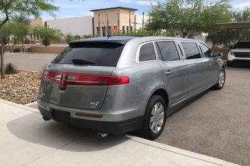 LINCOLN MKT LIMOUSINE, 2015