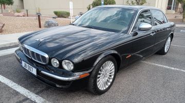 Jaguar XJ8, 2005