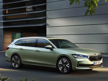 Skoda Superb Combi 1.5 TSI (Mk IV) specs