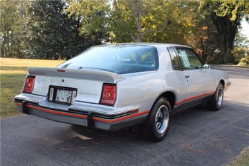 PONTIAC GRAND PRIX 2+2, 1986