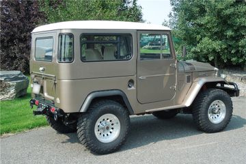 TOYOTA LAND CRUISER FJ-40, ВНЕДОРОЖНИК В ИНДИВИДУАЛЬНОМ ИСПОЛНЕНИИ, 1967 ГОД