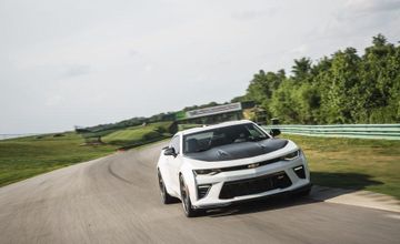 Chevrolet Camaro SS 1LE Package (Mk VI) specs