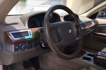 BMW 750Li, 2006