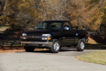 Chevrolet Silverado LS Pickup, 2000