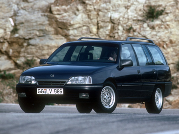Opel Omega Caravan 2.6i (A) specs