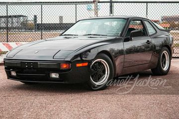 PORSCHE 944, 1983