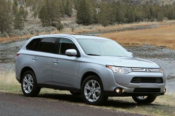 Mitsubishi Outlander PHEV (Mk III 204 PS) specs