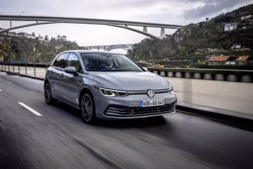 VW Golf 1.5 eTSI (VIII) specs