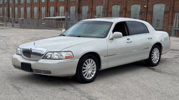 Lincoln Town Car Ultimate Sedan, 2004