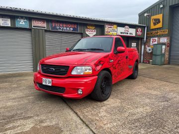 Ford F150 SVT Lightning Auto, 2005
