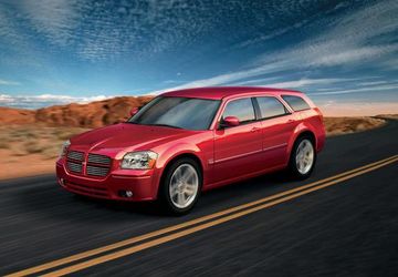 Dodge Magnum SXT AWD specs