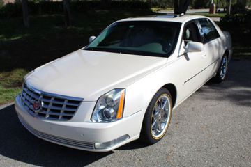 Cadillac DTS, 2011