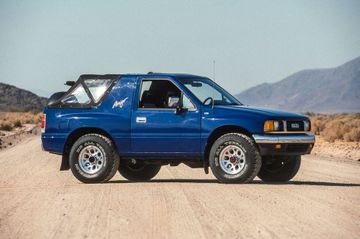 Isuzu Amigo specs