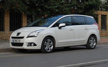 Peugeot 5008 2.0 HDi 160 (Mk I) specs