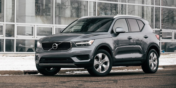 Volvo XC40 T2 specs