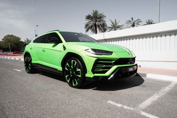 Lamborghini Urus — Color-Shifting Peelable Paint