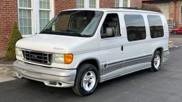 Фургон Ford E150 с переоборудованием, 2004 года выпуска