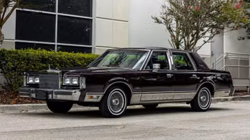 Lincoln Town Car Signatures Series, 1988