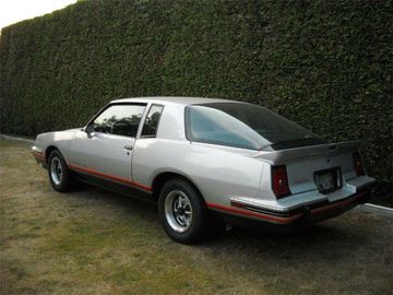 PONTIAC GRAND PRIX 2 DOOR COUPE, 1986