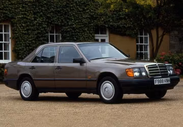 Mercedes-Benz 260 E (W124 160 PS) specs