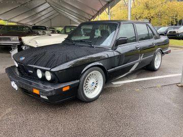 BMW M5, 1988
