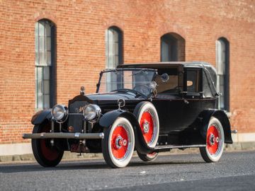 Packard 3-35 Twin Six Transformable Town Car by Fleetwood, 1920