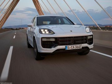 Porsche Cayenne Turbo E-Hybrid (Mk III) (facelift) specs