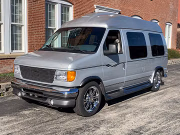 Ford E150, переоборудованный фургон, 2004 года