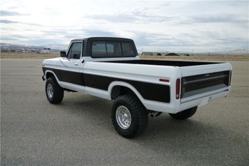 Ford F-250 Highboy Pickup, 1975