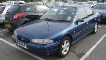 Ford Mondeo 2.0i 16v Ghia (Mk I) specs