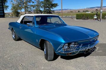 سيارة CHEVROLET CORVAIR MONZA مكشوفة، موديل 1966