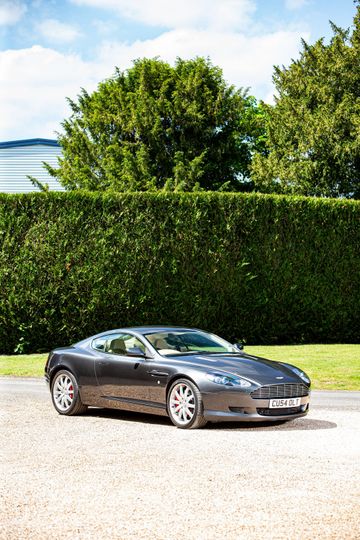 Aston Martin DB9 Coupé, 2004