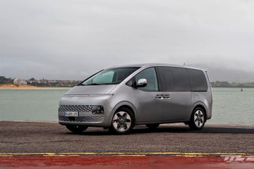 Hyundai Staria 1.6 T-GDI Hybrid specs