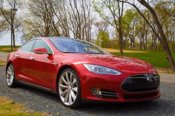 Tesla S Sedan, 2014