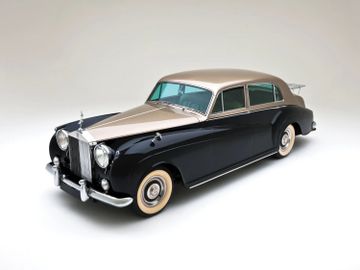 Rolls-Royce Silver Cloud II Saloon by James Young, 1961