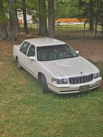 Cadillac Sedan DeVille, 1999