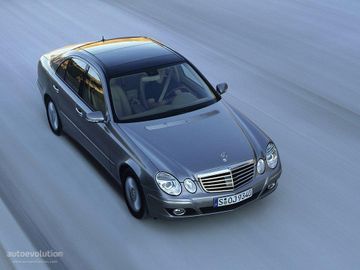 Mercedes-Benz E 300 BlueTEC (W211) specs