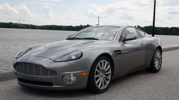 Aston Martin Vanquish, 2002