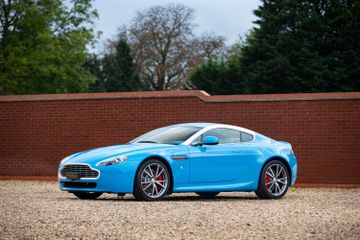 Aston Martin V8 Vantage Coupé, 2010