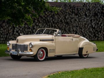 Cadillac Series 62 Deluxe Convertible Coupe, 1941