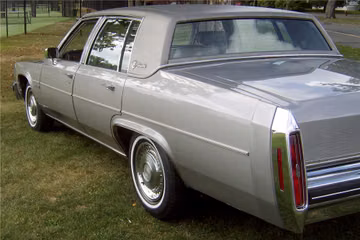 CADILLAC DE VILLE 4-DOOR SEDAN, 1983