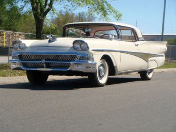 Ford Fairlane Skyliner, 1958
