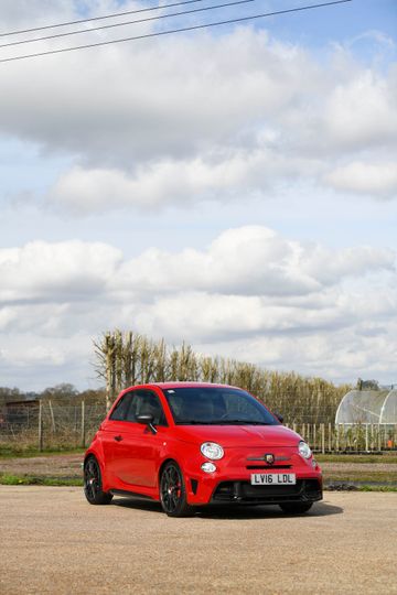 Abarth 695 Biposto Rosso Officina, 2016