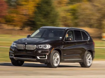 BMW X5 xDrive 40d (F15) specs