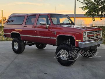 CHEVROLET SUBURBAN CUSTOM SUV, 1988