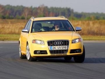 Audi S4 Avant (B7) specs