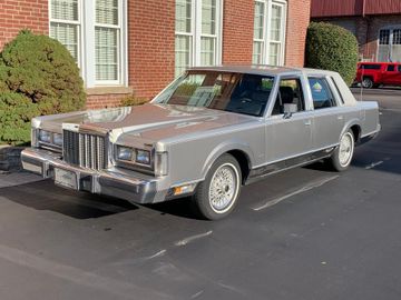 Lincoln Town Car Cartier, 1987