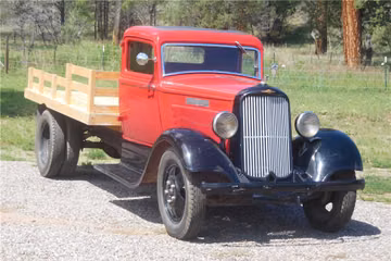 DODGE BROTHERS FLATBED TRUCK, 1933
