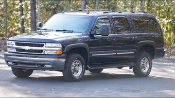 Chevrolet Suburban 2500 8.1 specs