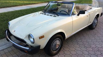 Fiat Spider 2000 Convertible, 1980